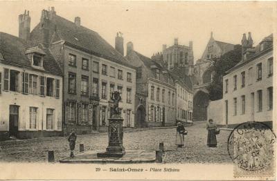 On aperçoit sur cette carte la fontaine,qui donna autrefois au lieu le nom de place Pipette. 